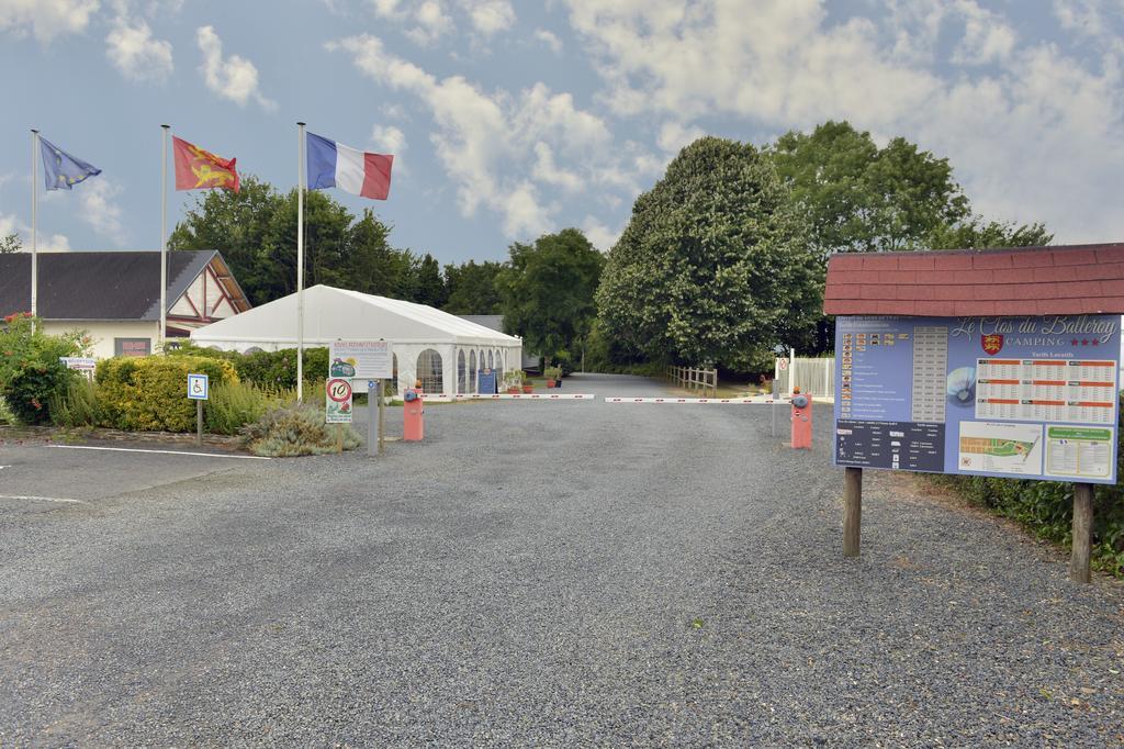 Camping Le Clos De Balleroy Zewnętrze zdjęcie