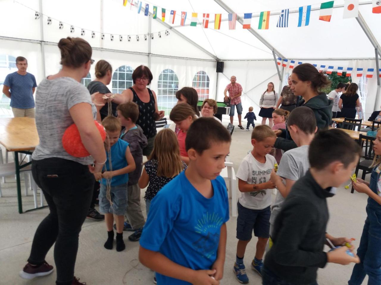 Camping Le Clos De Balleroy Zewnętrze zdjęcie